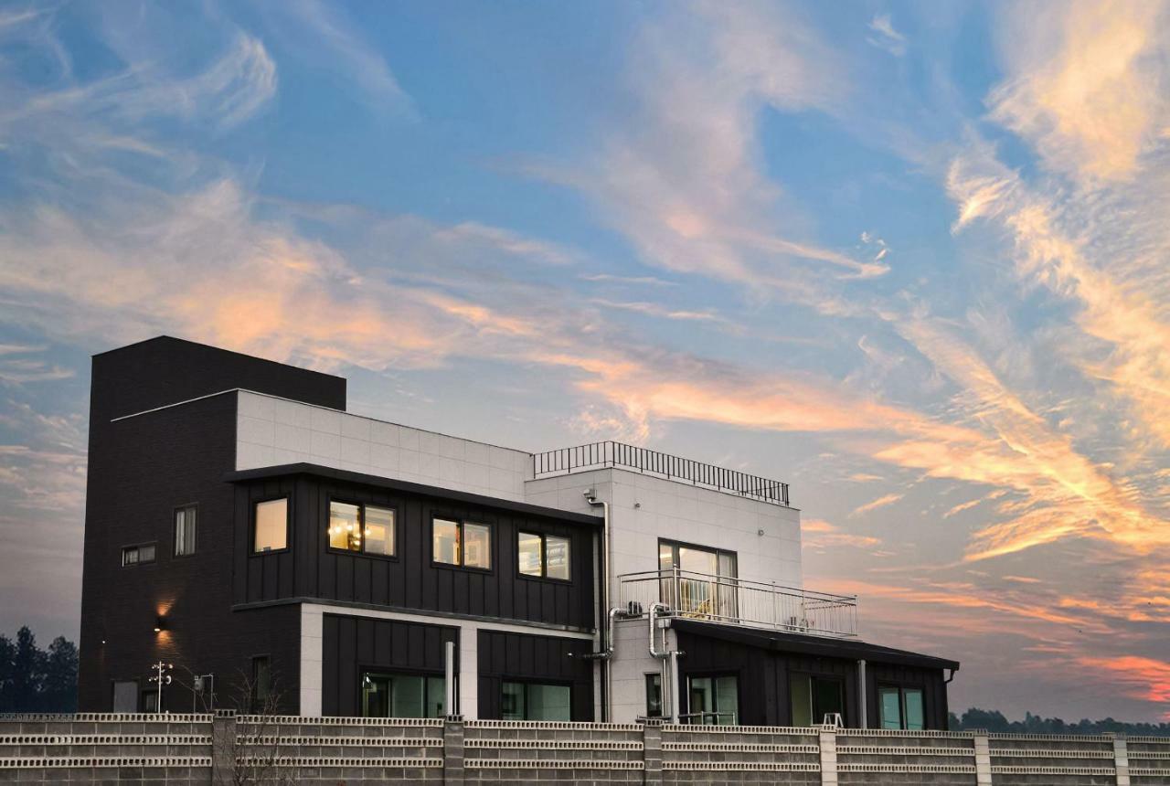 Lasso Pool Villa Sokcho Buitenkant foto