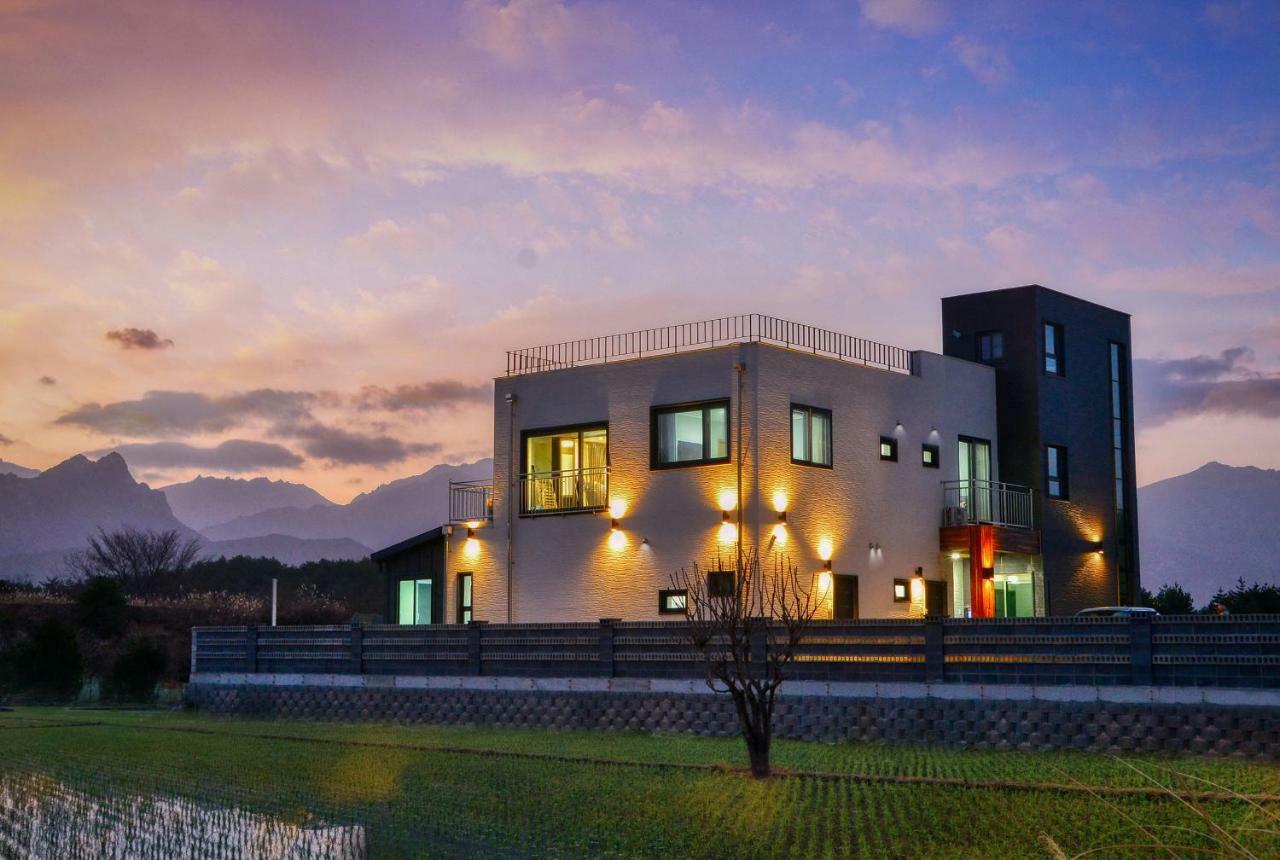 Lasso Pool Villa Sokcho Buitenkant foto