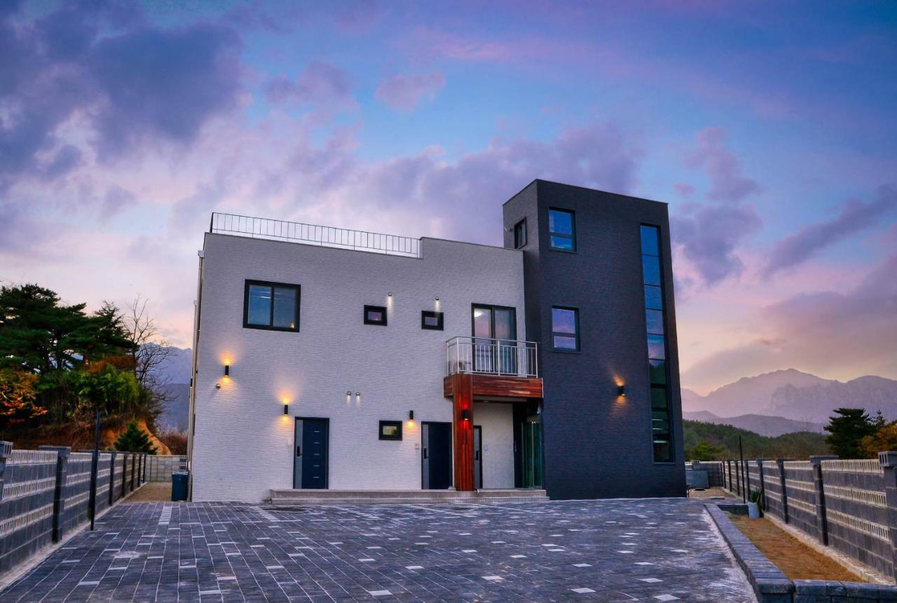 Lasso Pool Villa Sokcho Buitenkant foto
