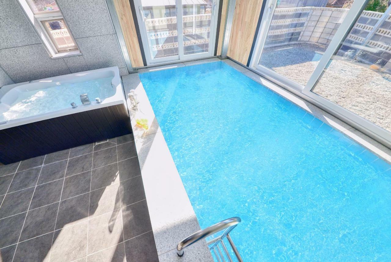Lasso Pool Villa Sokcho Buitenkant foto