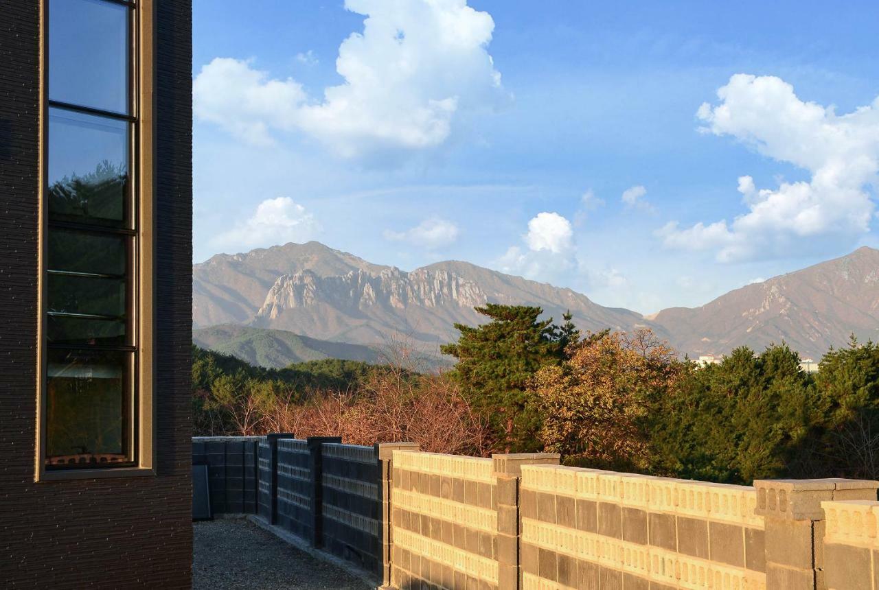 Lasso Pool Villa Sokcho Buitenkant foto