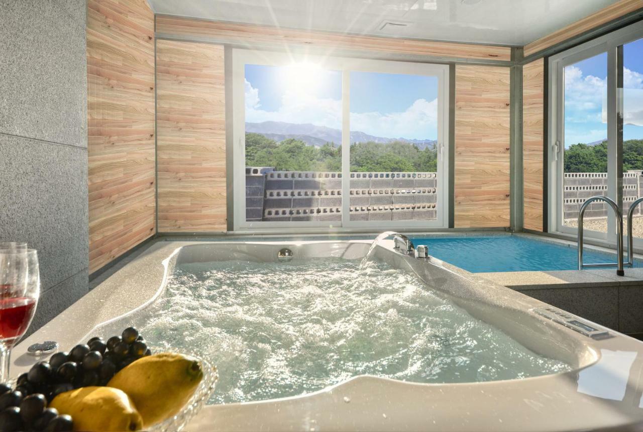 Lasso Pool Villa Sokcho Buitenkant foto